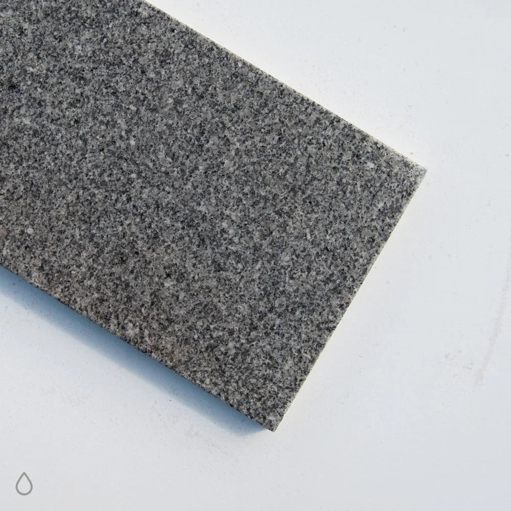 Granitflise Dalian Grey (Lys grå)