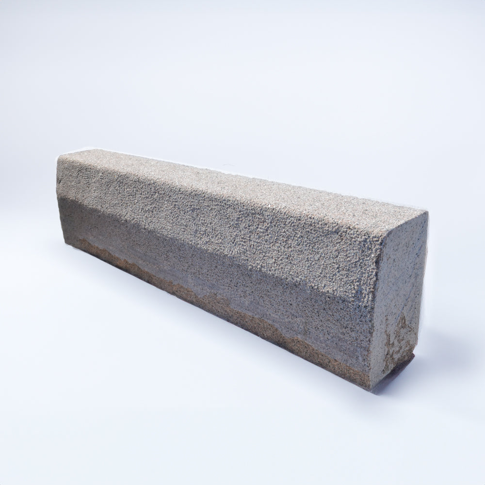 Kantsten, Rød stokhugget fas G352