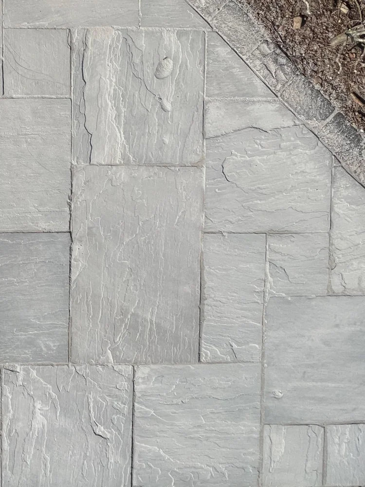 Sandsten i romersk mønster Grå