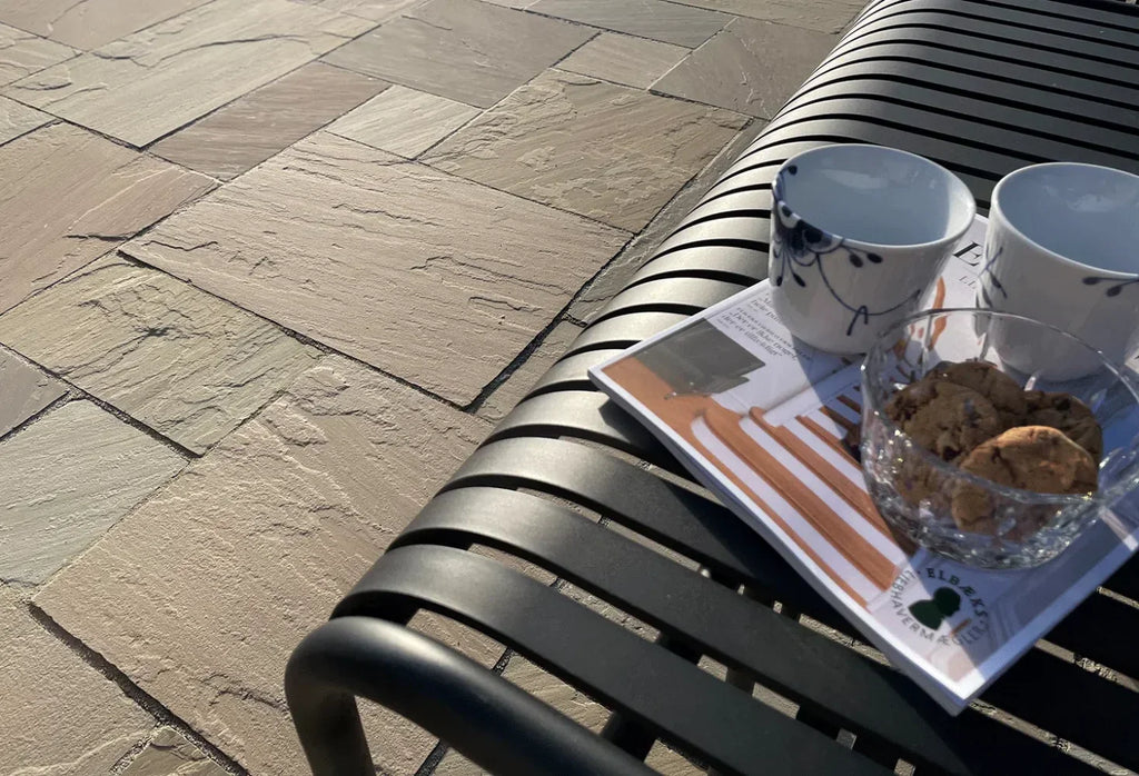 Sandsten i romersk mønster Olive