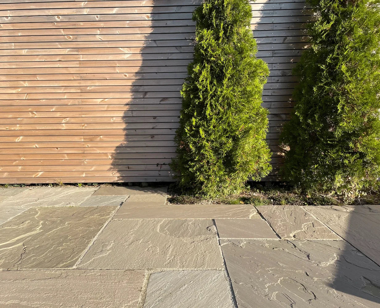 Sandsten i romersk mønster Olive