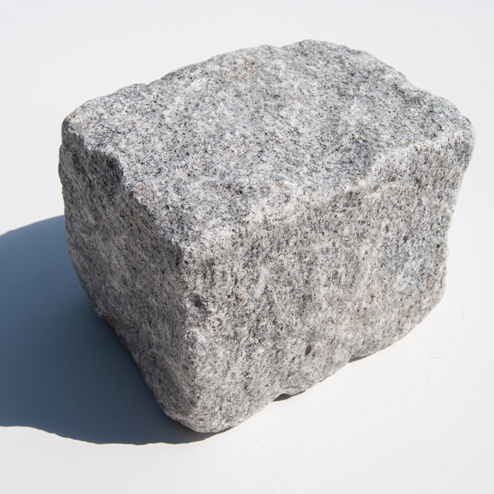 Brosten, Portugisisk i lys grå