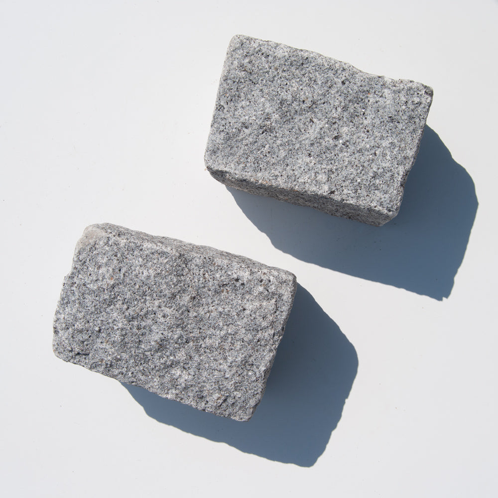 Brosten, Portugisisk i mørk grå