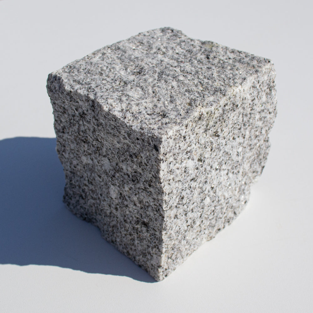 Chaussesten, Portugisisk i lys grå